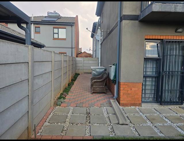 3 BEDROOM HOUSE FOR SALE IN ALBERTSDAL